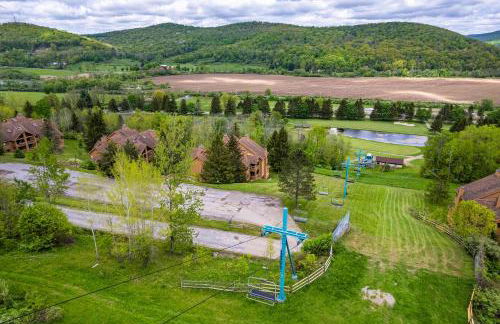 Renovated Ski In Out Condo King Bed Patio Grill - Foto 37