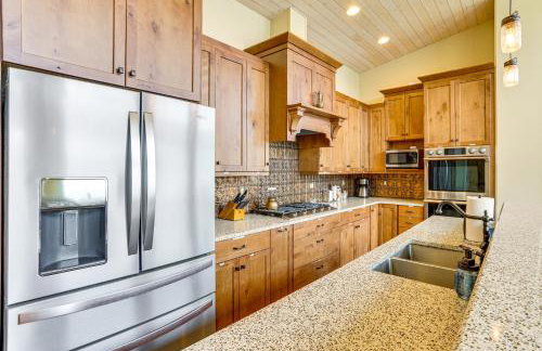 Lake Whatcom House with Private Hot Tub and Dock - Foto 7