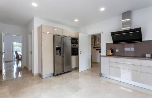 Luxury Vau Beach Villa with Private Heated Pool - Foto 9