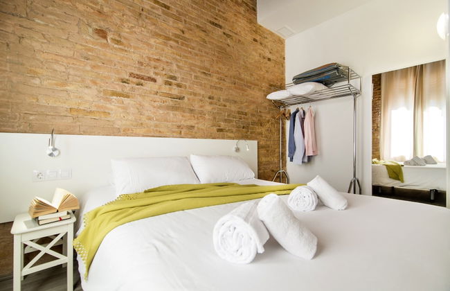 Happy People Sagrada Familia - Foto 53