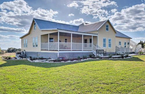 Hot Tub and Game Room! Family Schulenburg Retreat - Foto 2
