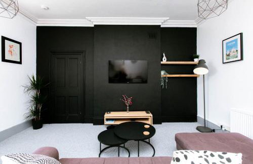 Peaceful Apartment - Dedicated Free Parking - Walk to Centre, Uni, Hosp - Business and Leisure - Contact For Long Stays - Foto 2