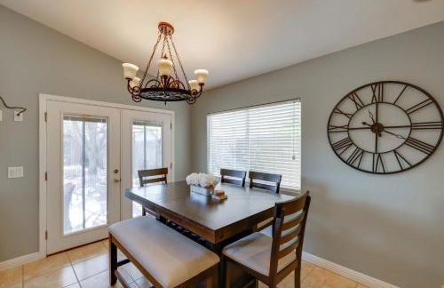 Golf and Hike Family Home with Patio in Glendale - Foto 9