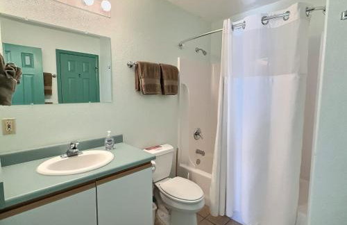 2 Bed Cabin Fireplace Lodgepole Pines - Foto 17