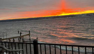 Cozy Lakefront Cottage - Foto 5