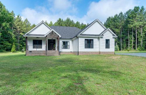 Secluded 18-Acre Retreat in Staley with Game Room - Foto 3