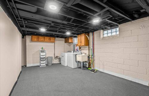 Newly Renovated 4 Bedroom 2 Bath Downtown Dearborn - Foto 30