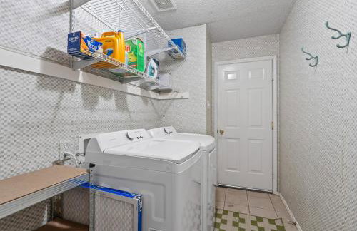The Blue Door Oasis 4BR 2 BATH with 6 Beds Frisco with Arcade, Games, Office - Foto 37