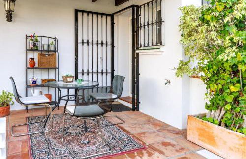 Urb Villa with pool by Costarentals- Ref 139 - Photo 2