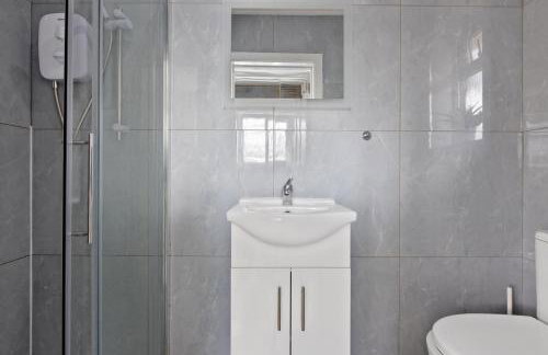 Apartment - Sleeps 5 & Free Parking - Photo 28