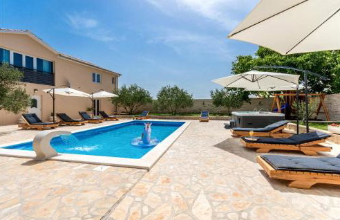 7 Bedroom Awesome Home In Polaca - Foto 11