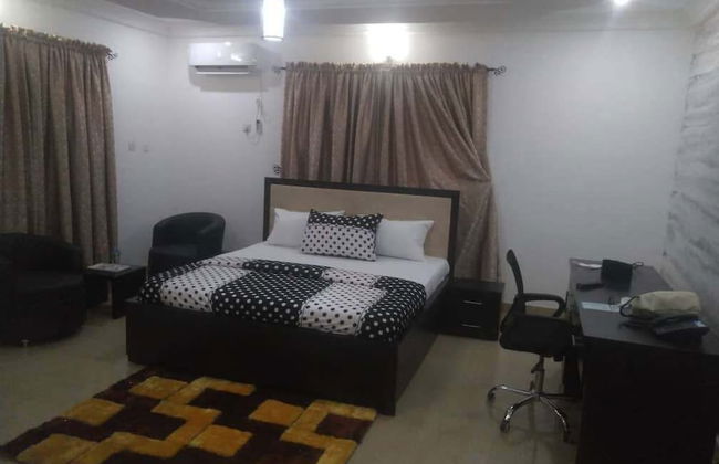 Heroes Luxury Apartments and Suites - Foto 2