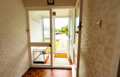 Spacious Family Bungalow with Garden for up to 7 - Photo 23