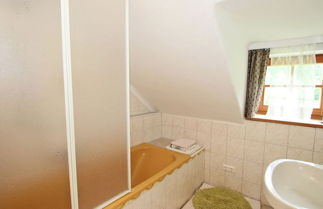 Peaceful Cottage Near Ski Area in Gmund - Photo 28