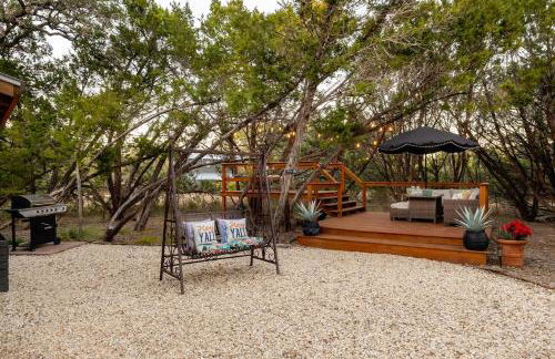 Feed Deer and Chickens Cozy Cottage 8 min to Boerne - Photo 17