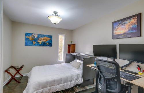 Spacious and Serene Lake Ridge Retreat with Game Room! - Foto 10