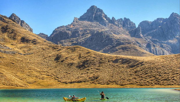 Kayak en la laguna Esmeralda