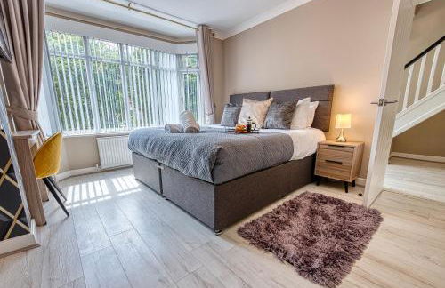 Elegant 5 Bed House - Sleeps 9, Central Solihull, NEC, JLR, HS2, Resorts World, Airport Business and Leisure Stays, - Foto 11