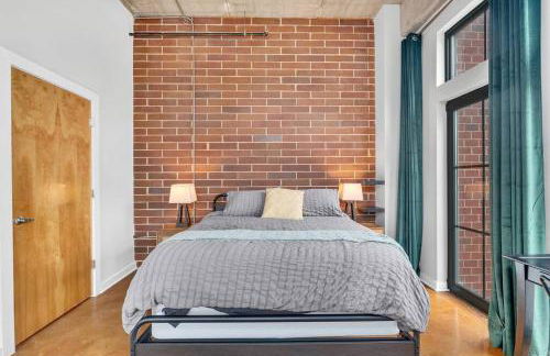 Charming 1BR Condo - Full Kitchen - Uptown Living - Foto 33