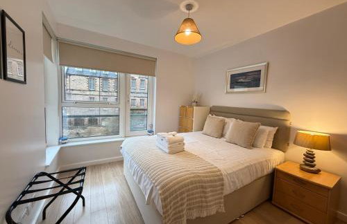 Holyrood Apartment with parking & lift access - Photo 20