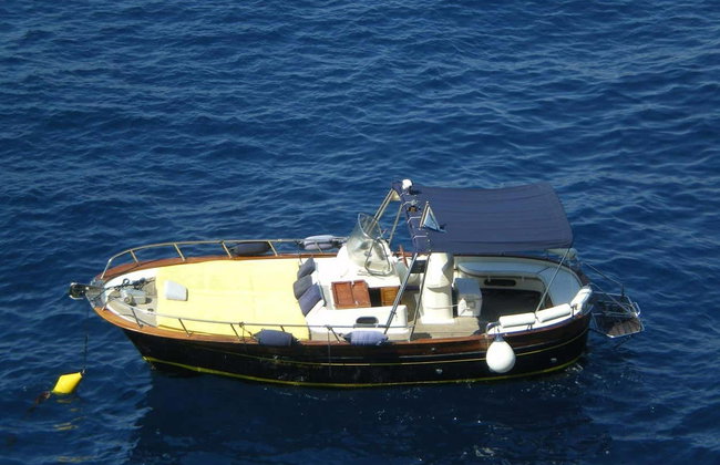 Paseo en barco privado por Capri - Photo 2