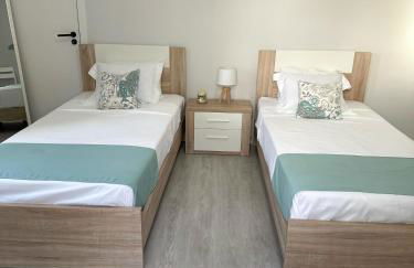 Maré Alta - Scenic Seaside Stay with outdoor deck - Photo 8