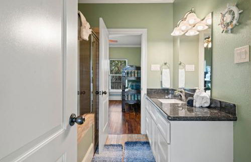 Charming Beachside Retreat: Steps from the Sand and Surf - Foto 20