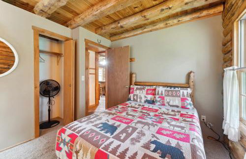 8BR 5BA Huge Dog Friendly Log Cabin near Wisconsin Dells and Lake sleeps 25plus - Foto 17