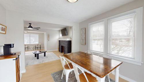 Stylish Home Near Historic Downtown & Lake Erie - Foto 2