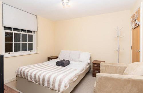 Amanah Properties - Elegant Home in Shepherds Bush, steps from Westfield, Sleeps 8 - Foto 28