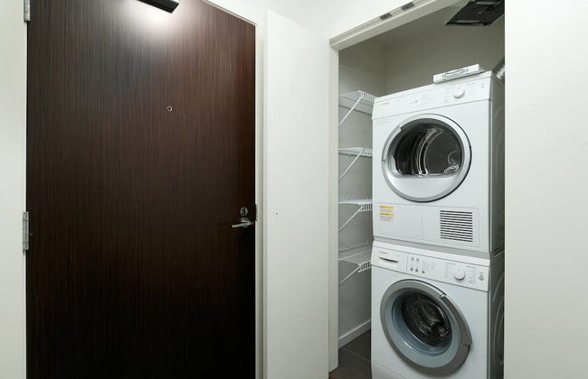 Convenient 2bdr 2BA Richmond Centre Condominium - Photo 7