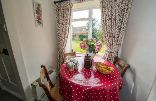 2 bedroomed cottage near quay - Foto 1