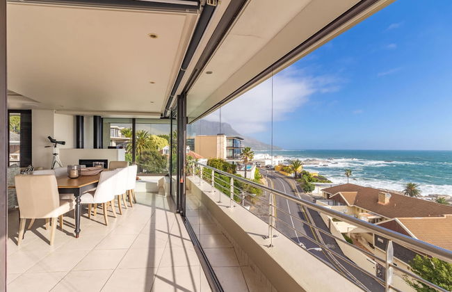 Experience Solace and Panoramic Views at Crescent Bay - Foto 1