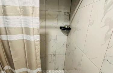 Cozy Home 3BR-2Bath near EWR NYC DreamMall MetLife - Foto 8