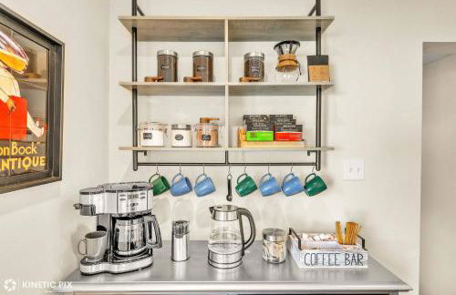 Sleeps 10 + Coffee bar + Game Room + Train to CHGO - Foto 51