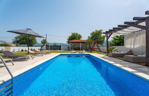 Villa Anja is a 4 bedroom villa with a 32 sqm heated pool near Imotski - Foto 11