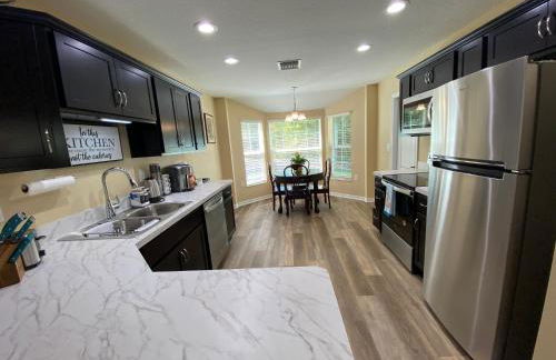 Sundance' Acres Peaceful and Private New House with Hot Tub and Fire Pit - Photo 23