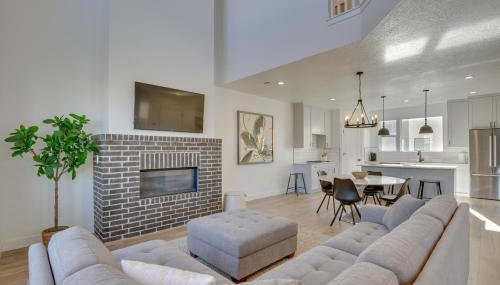 Modern Downtown Provo Townhome with Balcony! - Foto 5