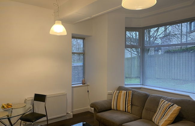 Aberdeen Serviced Apartments - The Lodge - Photo 10