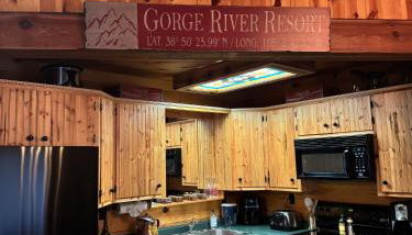 Rustic 5 Bedroom Gorge River Resort - Foto 4