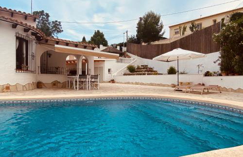 Villa Alhambra - Dale a tu familia las vacaciones y el descanso que se merecen - Foto 1