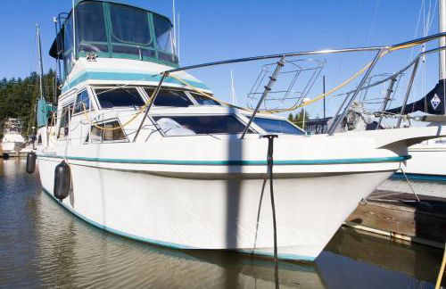 Luxury 2BR Yacht • Marina Views • WiFi - Foto 1