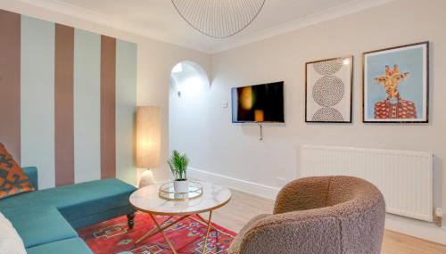 Ann’s Place - 2 Bed House Central Romford - Free Parking & Garden - Foto 5