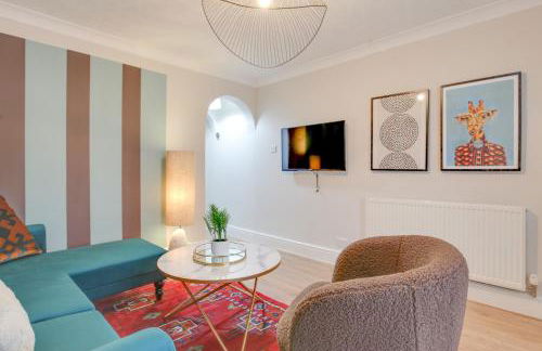 Ann’s Place - 2 Bed House Central Romford - Free Parking & Garden - Foto 5