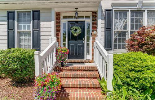 Fire Pit and Pool Access Quiet Holly Springs Home - Foto 34