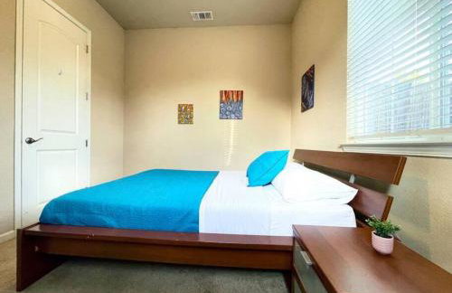 One Story Pet & Family Friendly Fireplace - Foto 24