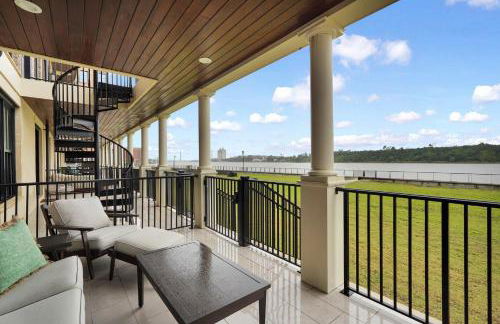 Riverfront Charm by Lucky Savannah - Foto 2