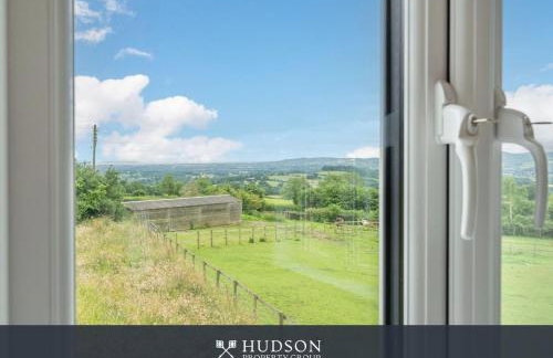 Modern Snitton Cottage & Gardens - Photo 8