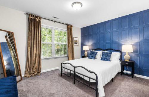 Charming 5bd - BBQ - Deck- 4mins Duke University - Photo 46