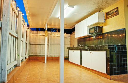 Tiki Hut Pool 4 BR Coastal Cottage Dream Vacation - Foto 14